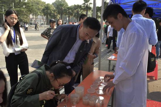 点击查看高清原图 点击查看高清原图